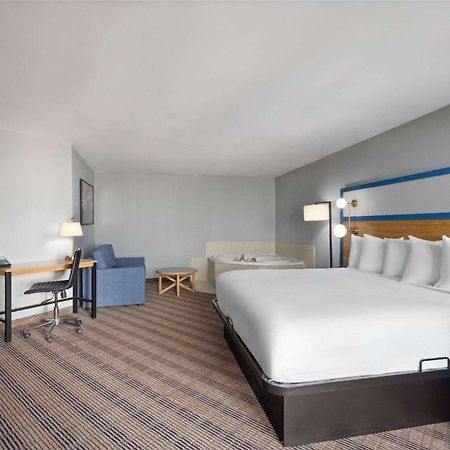 The Inn & Suites Omaha Near Zoo Extérieur photo
