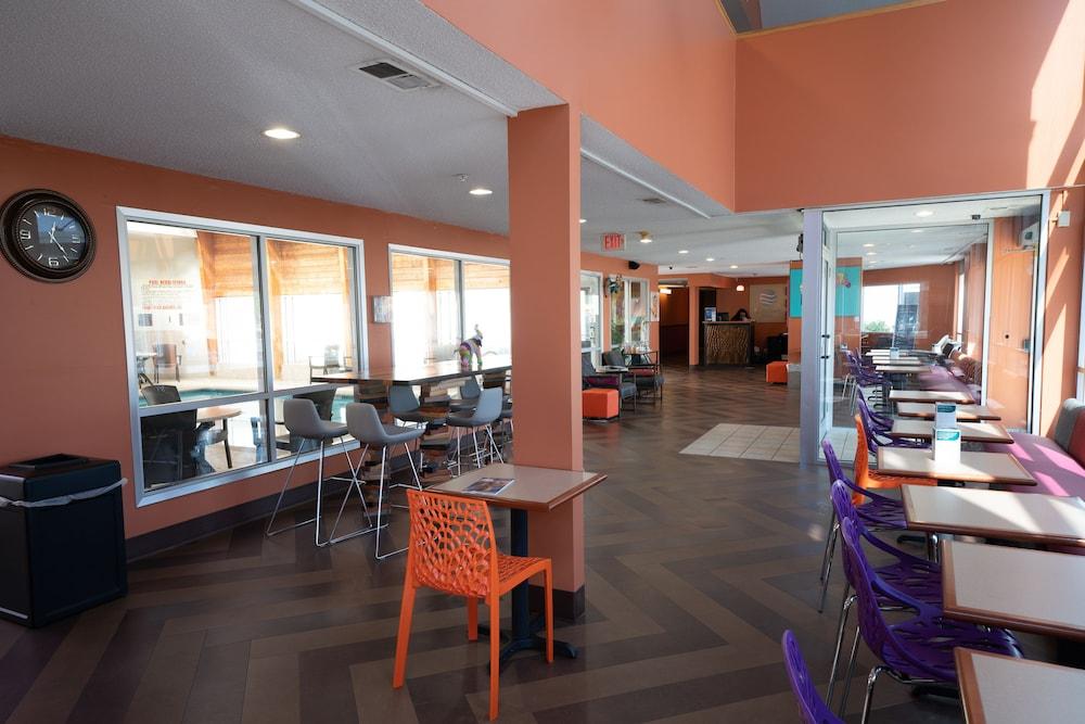 The Inn & Suites Omaha Near Zoo Extérieur photo