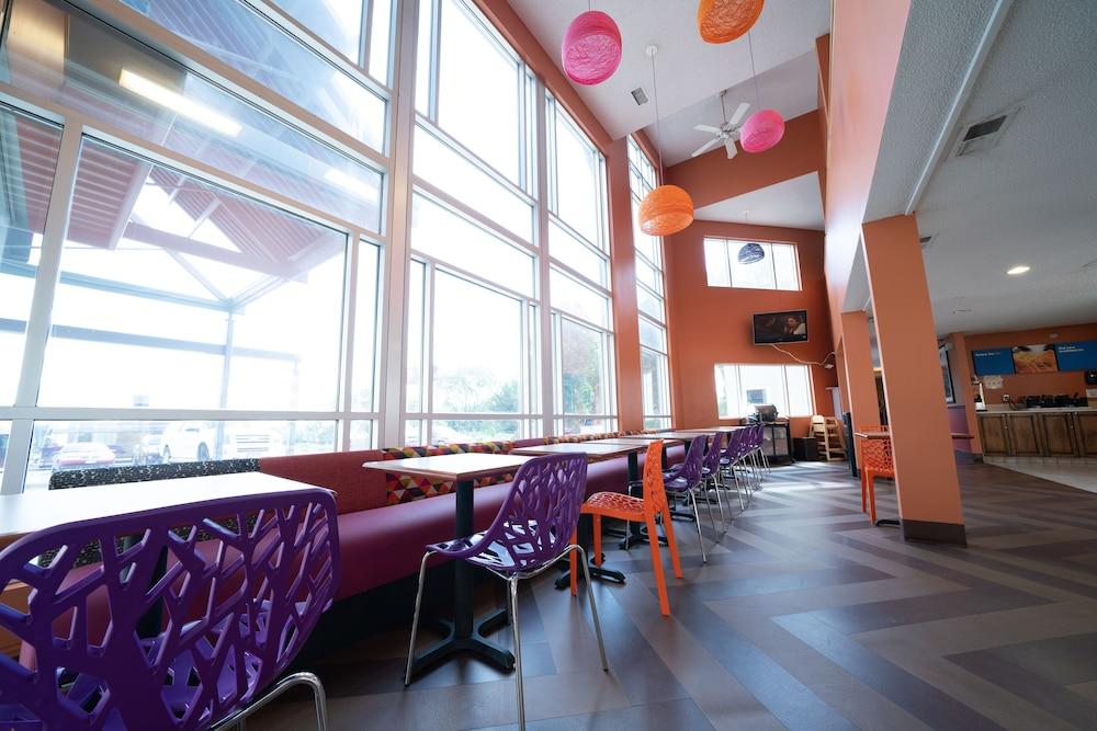The Inn & Suites Omaha Near Zoo Extérieur photo