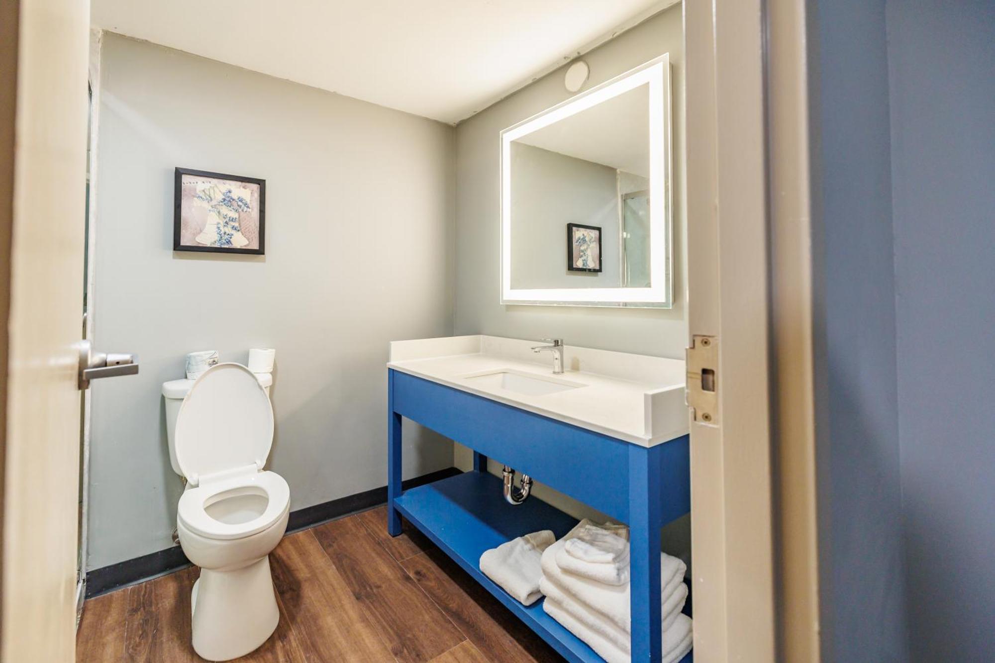 The Inn & Suites Omaha Near Zoo Extérieur photo