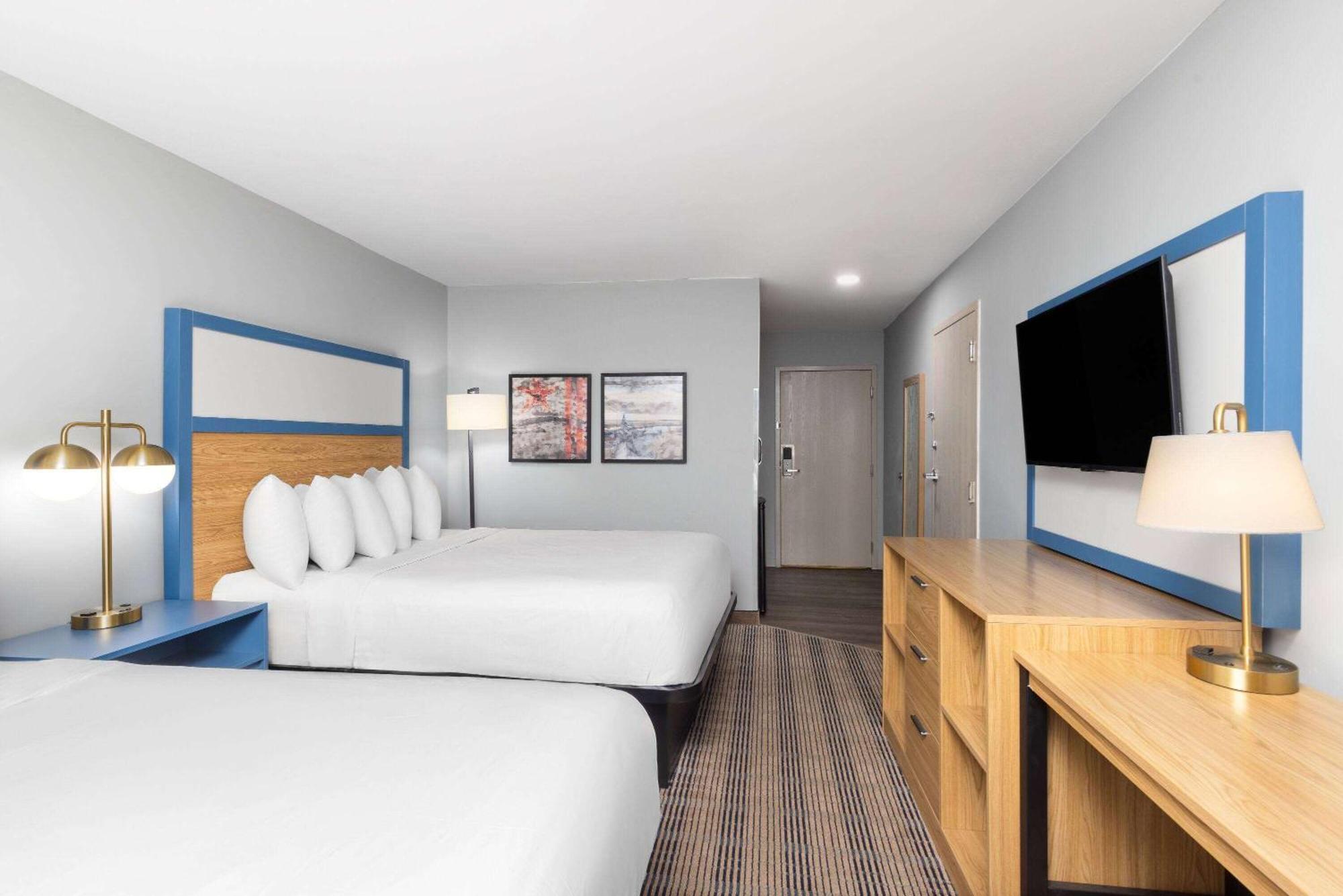 The Inn & Suites Omaha Near Zoo Extérieur photo