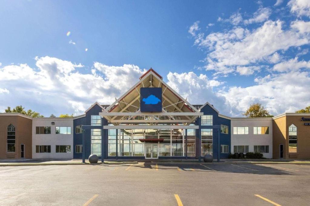The Inn & Suites Omaha Near Zoo Extérieur photo