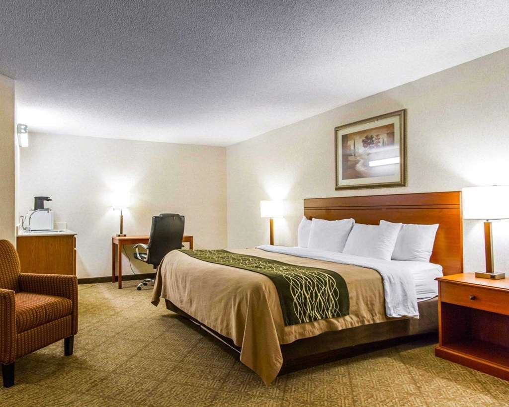 The Inn & Suites Omaha Near Zoo Chambre photo