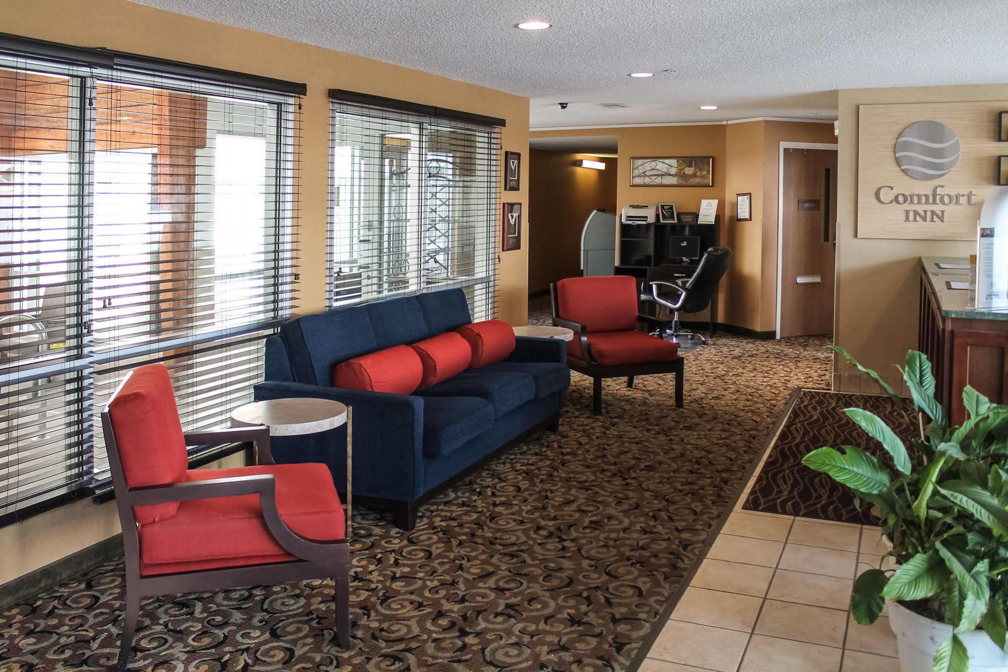 The Inn & Suites Omaha Near Zoo Extérieur photo