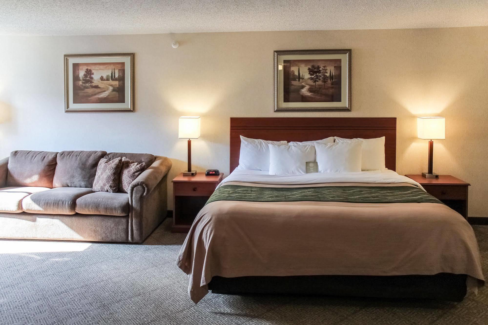 The Inn & Suites Omaha Near Zoo Extérieur photo